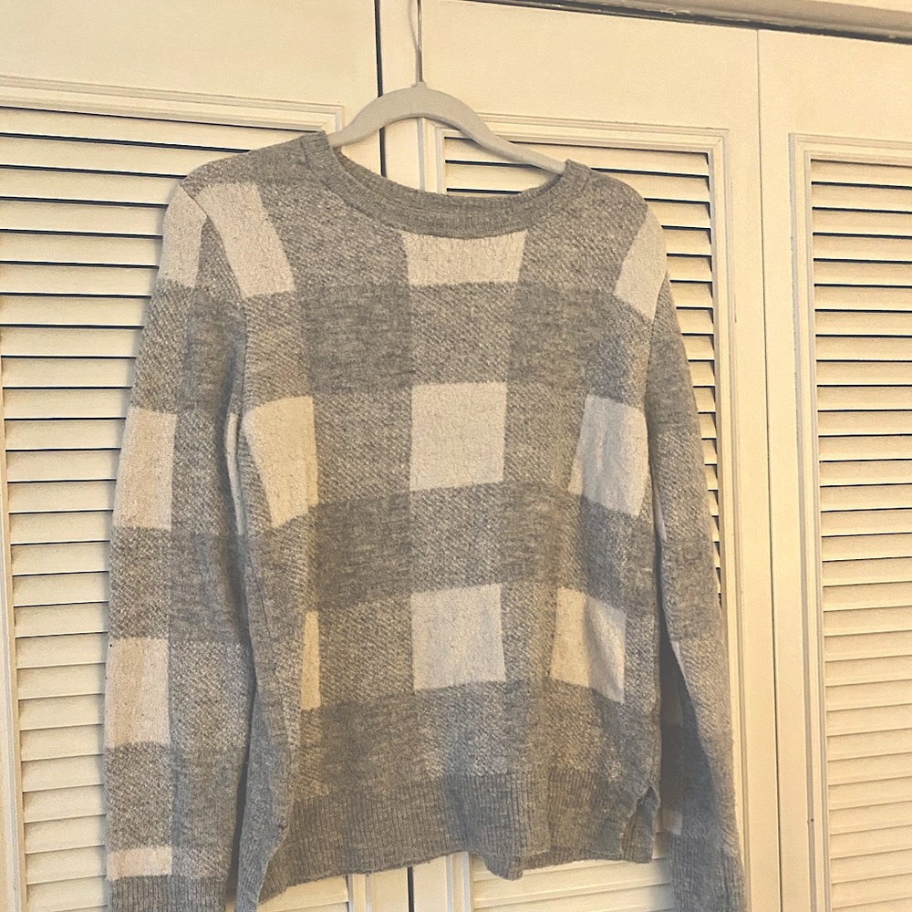 Old Navy plaid sweater